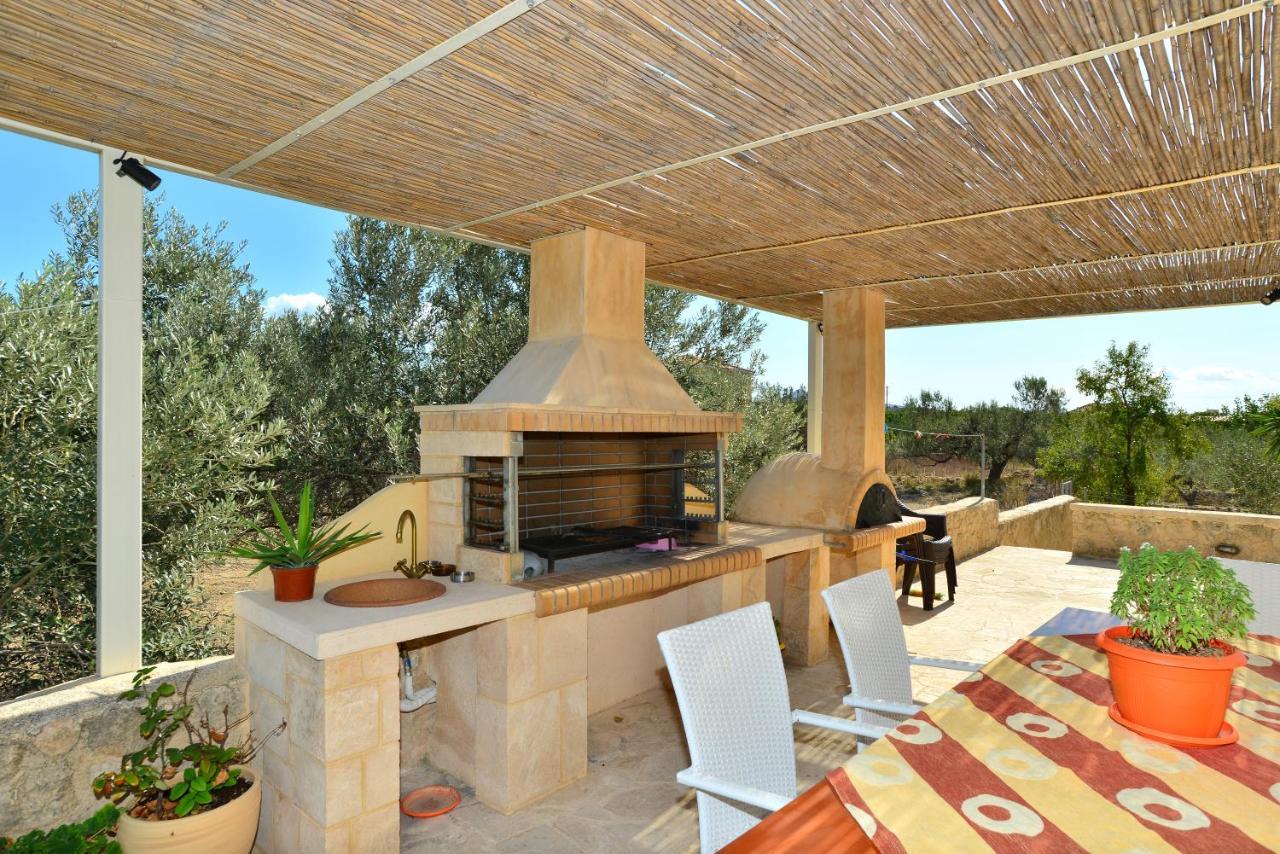 Villa Konstantinos 6 Bedrooms Αίγινα Εξωτερικό φωτογραφία