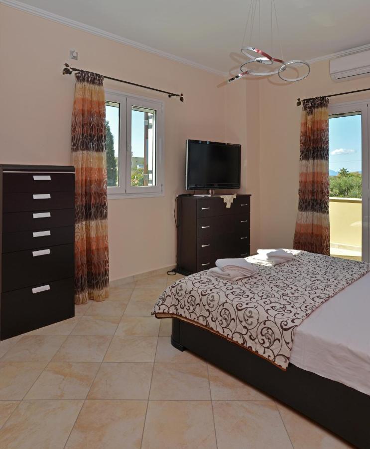 Villa Konstantinos 6 Bedrooms Αίγινα Εξωτερικό φωτογραφία